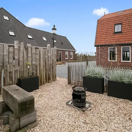 Semesterbostad Near *